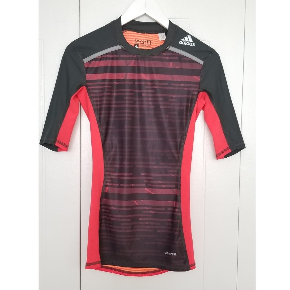 (Sold) EUC Adidas techfit compression shirt/ bike top